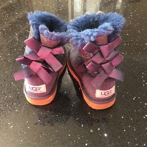 🚨4 for$15🚨Girls blue UGG winter boots .